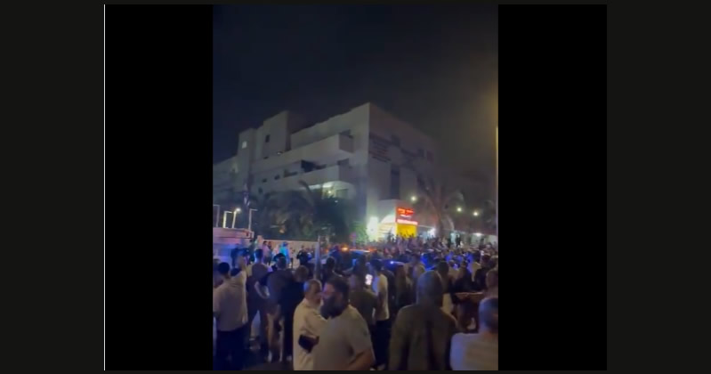 İşgalci Yahudiler, “Araplara ölüm” sloganlarıyla Filistinli öğrencilerin yurdunu bastı