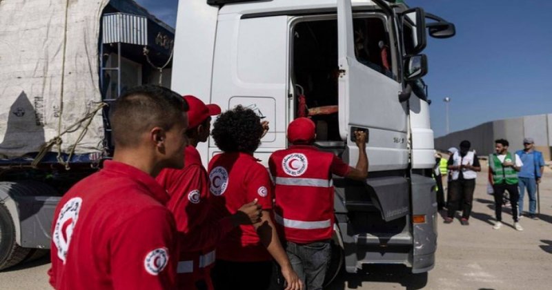 Gazze'ye insani yardım taşıyan 24 tır daha girdi