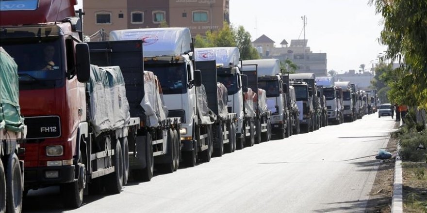 Gazze'ye insani yardım taşıyan 30 tır daha ulaştı