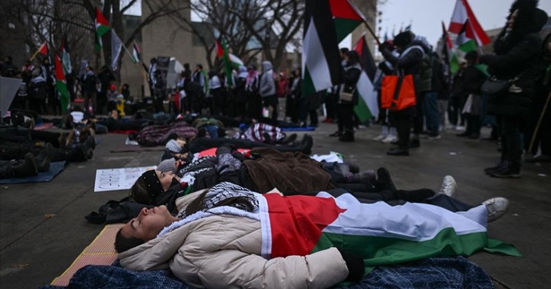 Norveç'te kefenli eylem gösterisi yapıldı