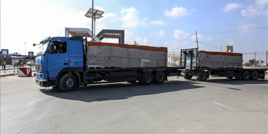 Gazze'ye insani yardım taşıyan 187 tır daha ulaştı
