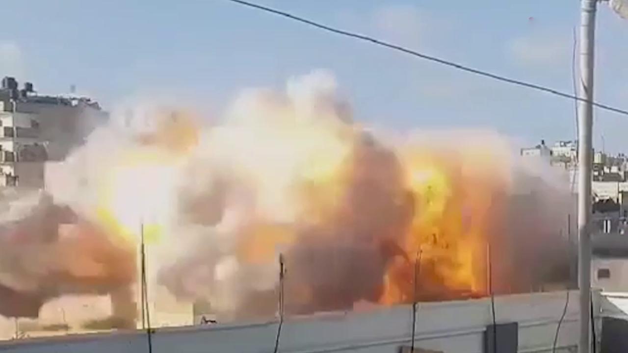 İşgalci İsrail, Halid bin El Velid Camisini bombaladı