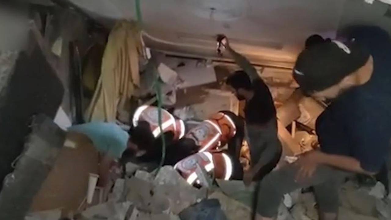 İşgalci İsrail Cibaliye Mülteci Kampı'na saldırdı