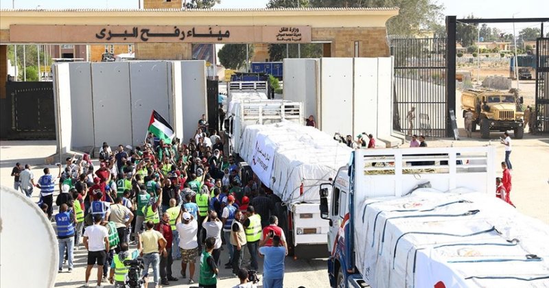 İHH, Mısır Kızılayı ve uluslararası kuruluşlarca gönderilen yardım kafilesi Gazze'ye ulaştı
