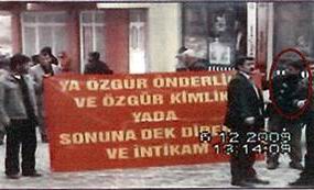 Pankartın Bir Ucu Beraat; Diğer Ucu 6 Yıl...