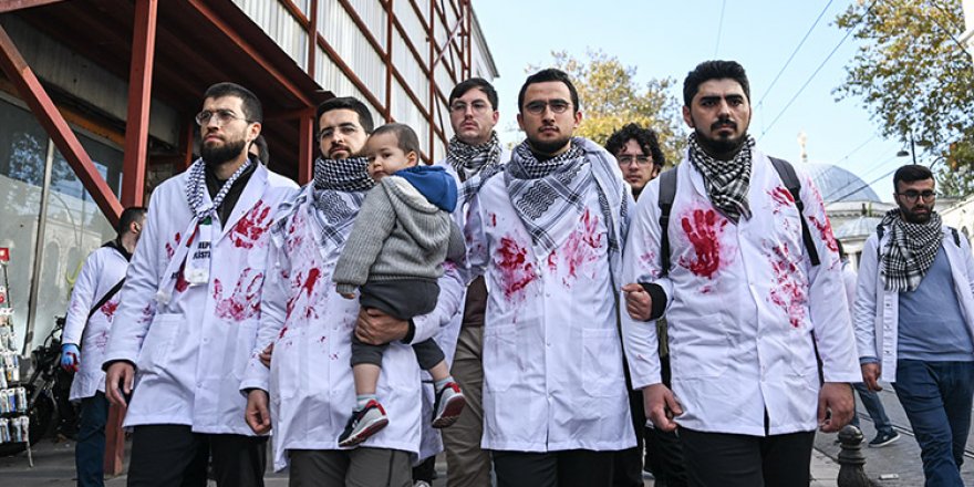 İstanbul'da doktorlardan Gazze için sessiz yürüyüş