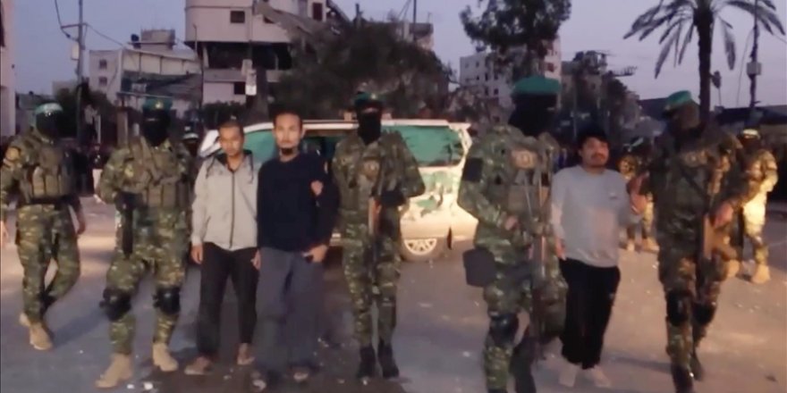 Yahudi askeri analist Bohbot: Hamas, esir takası sahneleriyle İsrail'i rezil etti