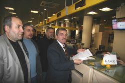 Başörtülüleri Kantine Almayan Renault'a Tepki