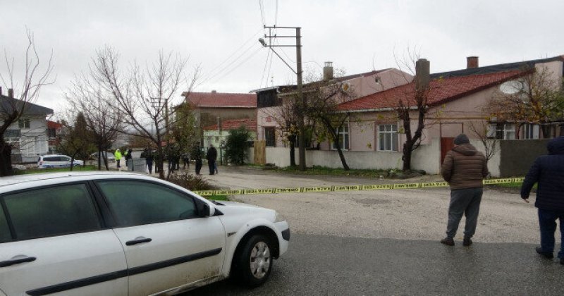 Kendisine saldıran köpeğe taş atan genci silahla vurarak öldürdüler