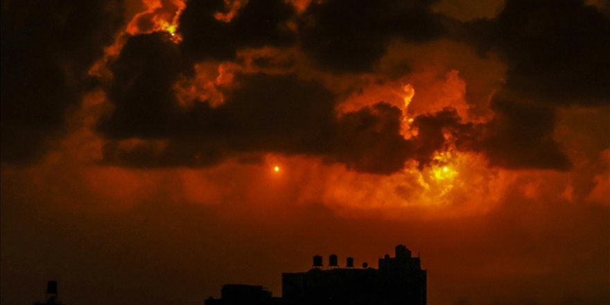 İşgalci İsrail'in Gazze'de Cibaliya beldesine düzenlediği saldırıda 30 kişi öldü, onlarca kişi kayıp