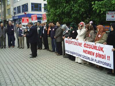 Akyazı'da 64. Başörtüsü Eylemi