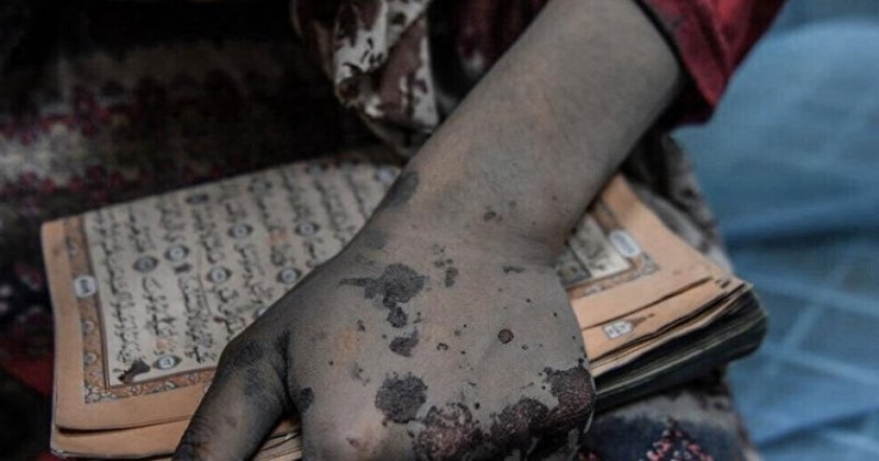 Gazzeliler, yaşadıkları korkuyu Kur'an-ı Kerim okuyarak yenmeye çalışıyor