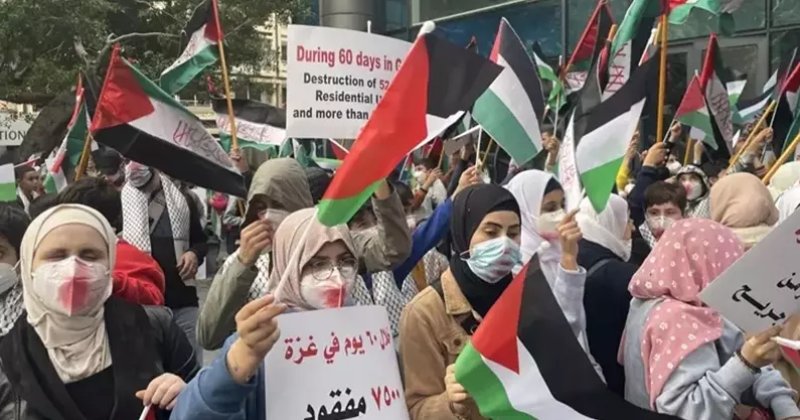 Lübnan'da yetim çocuklar, Gazze'ye destek gösterisi düzenledi