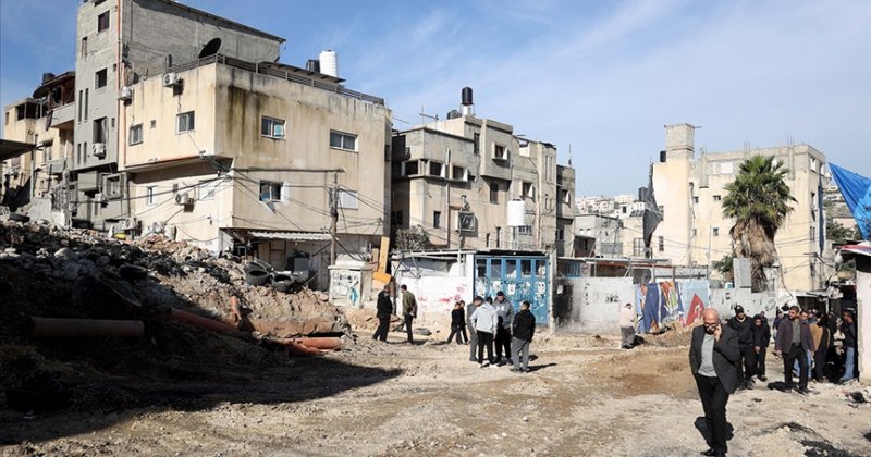 Katil İsrail'in Batı Şeria'daki mülteci kampına düzenlediği saldırıda 6 kişi öldü