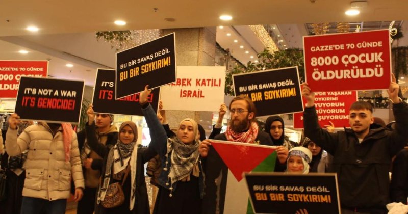 Ankara’da gençler, AVM’de İsrail’e destek veren markaları protesto etti
