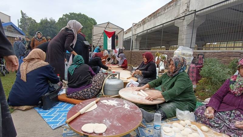 Akhisar’da Gazze’ye destek kermesi yapıldı