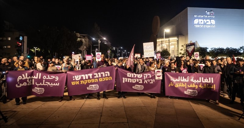 Katil İsrail'in Gazze'ye saldırılarına karşı Tel Aviv'de "barış" çağrısıyla gösteri düzenlendi
