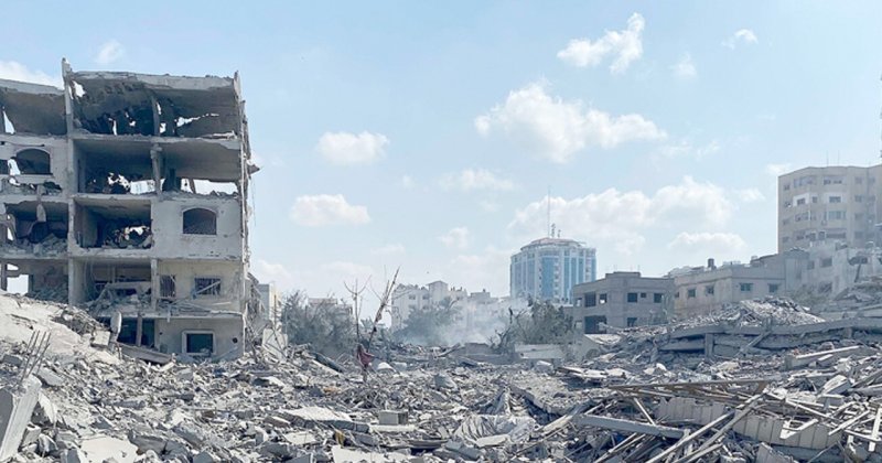Katil İsrail Gazze'ye yardım taşıyan konvoya saldırdı
