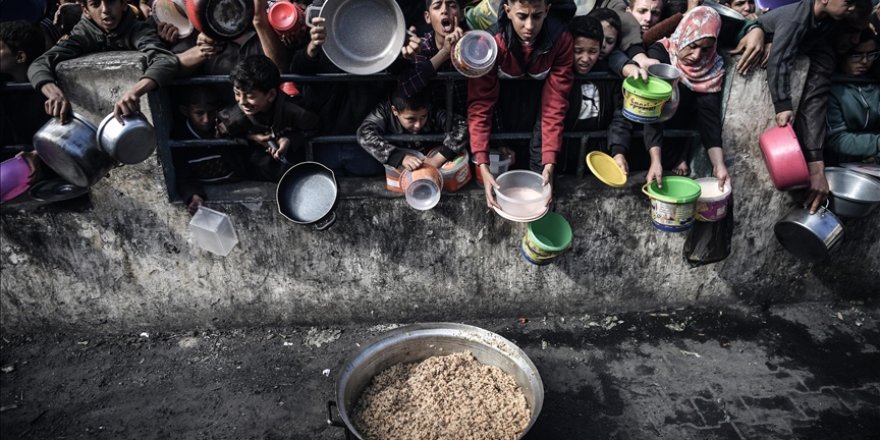 UNRWA: Gazze halkı aç ve yiyecek temin etme konusunda çaresiz