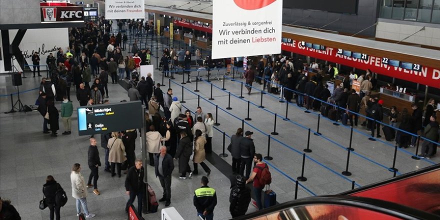 Kosovalılar Şengen Bölgesi'ne vizesiz seyahat etmeye başladı