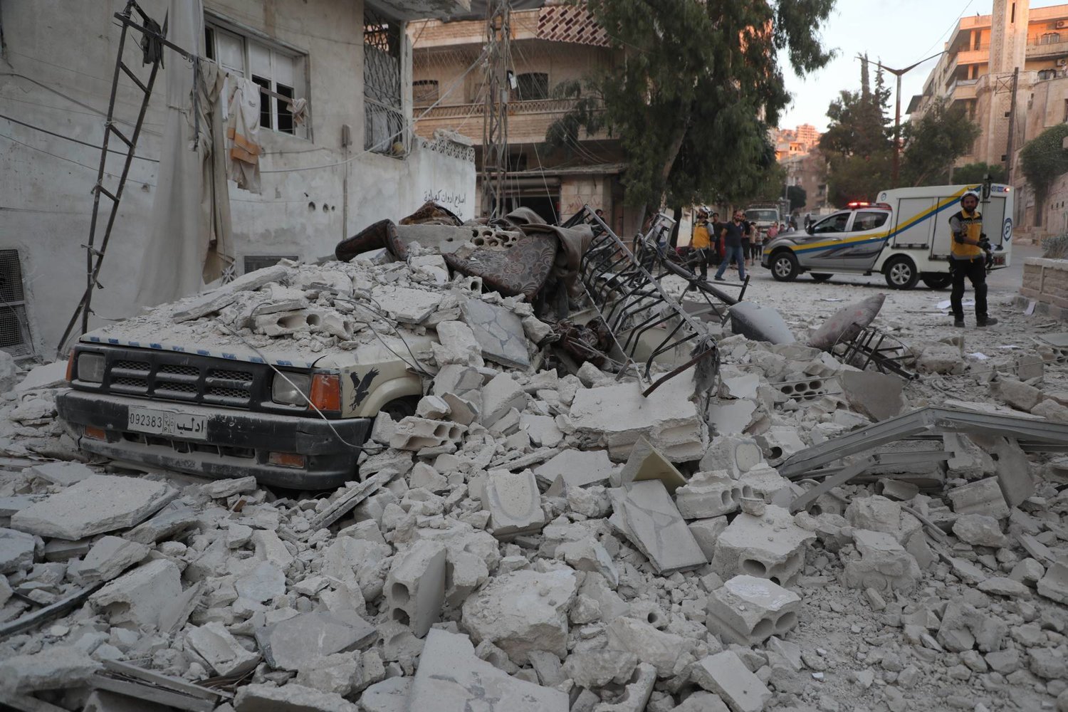 Netanyahu’nun ikizi katil Esed rejiminin, İdlib'de düzenlediği saldırıda 5 sivil öldü, 38 sivil yaralandı