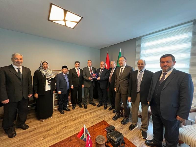 Adalet ve Demokrasi Forumu üyeleri Ankara’da görüşmeler gerçekleştirdi