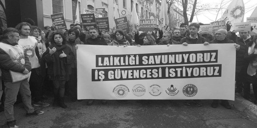 Laikliği, yani mescidi ayakkabılarla kirletmeyi savunuyorlarmış!