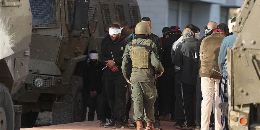 İşgal güçleri, Batı Şeria'da 14 Filistinliyi gözaltına aldı