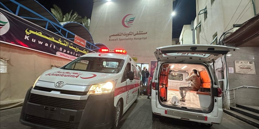 Siyonist işgalciler, Emel Hastanesindeki ambulansların anahtarlarını çaldı