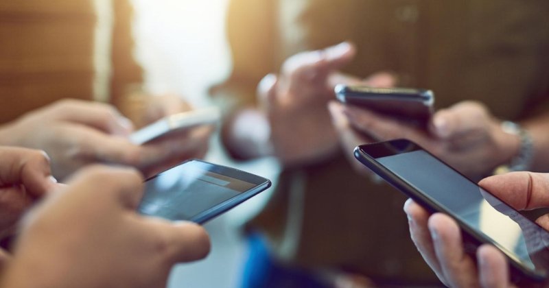 Fransa'da "akıllı telefon istilasına" karşı resmi adım atıldı