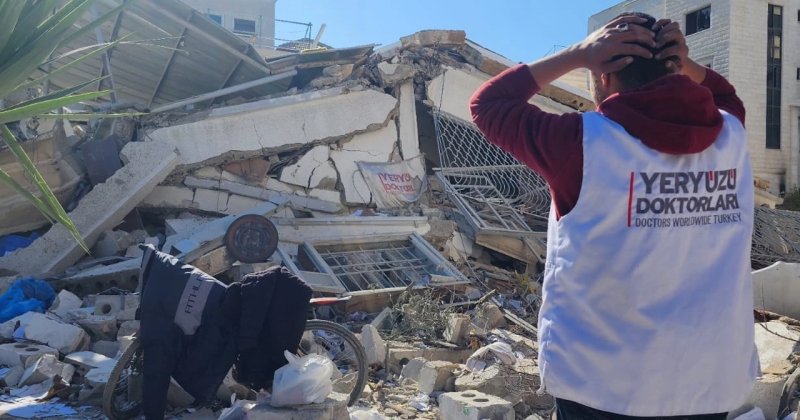 Yeryüzü Doktorlarının Gazze'deki kliniği İsrail tarafından yıkıldı