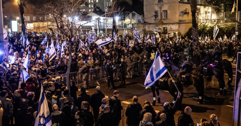 İsrail'de Netanyahu hükümetinin istifası ve erken seçim talebiyle protestolar yapıldı