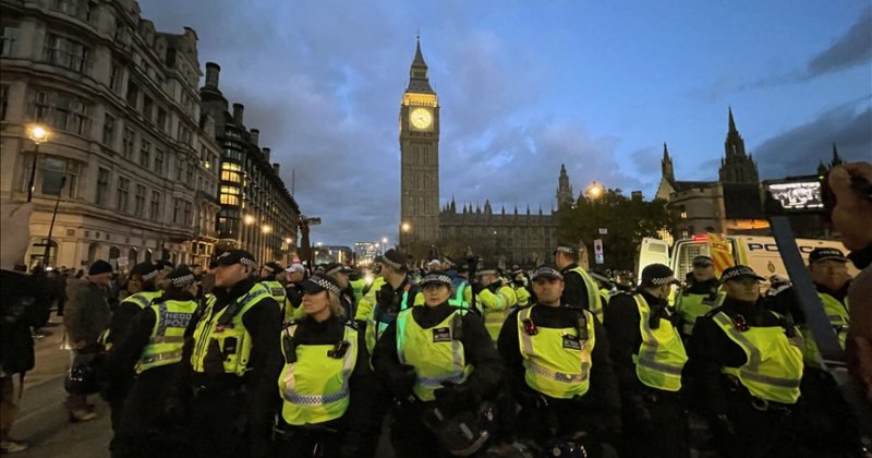 İngiltere'de Müslüman karşıtı nefret vakaları 3 kattan fazla arttı