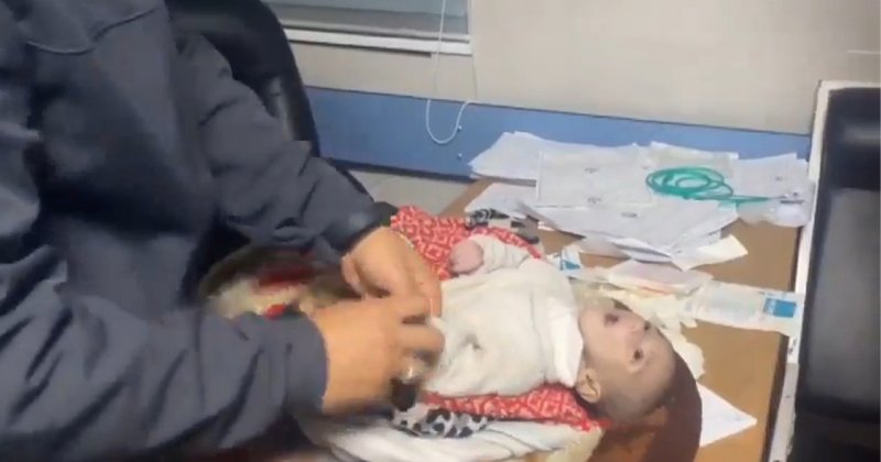 Gazze'de bebekler açlıktan ölmeye başladı