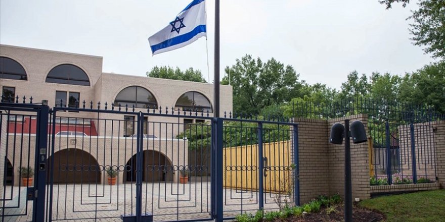 İşgalci İsrail'in Washington Büyükelçiliği önünde bir kişi kendini yaktı