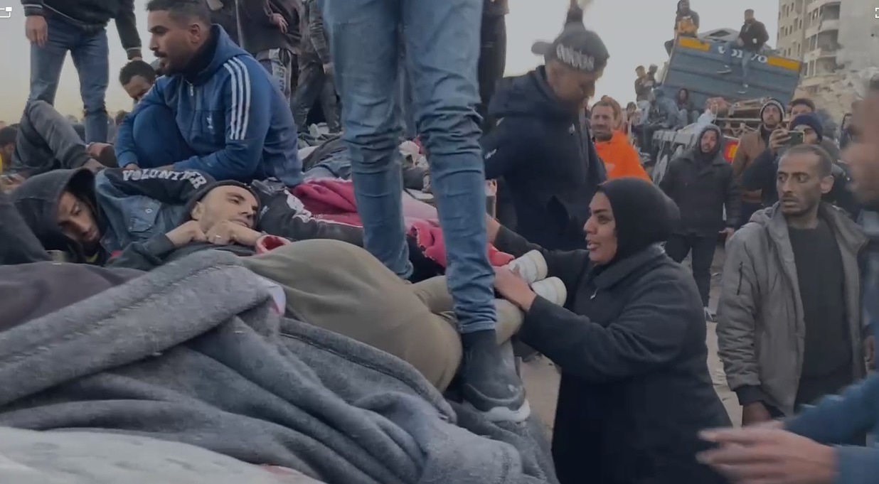 Katil İsrail'in insani yardım bekleyen Filistinlilere yönelik saldırısında can kaybı 112'ye çıktı