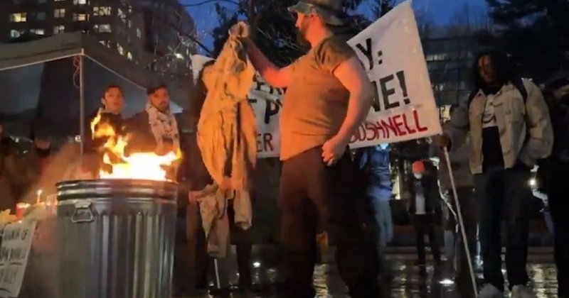 ABD'li gaziler, asker Bushnell'in kendini yakması üzerine açıklama yaptı