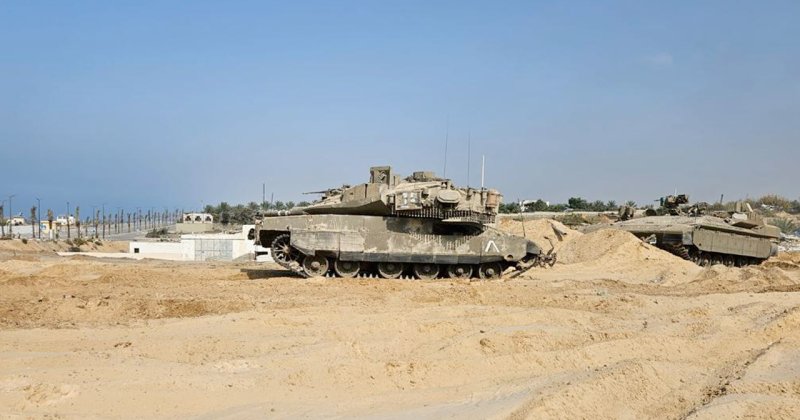 İsrail Gazze'de sivilleri tanklarla ezerek katletti