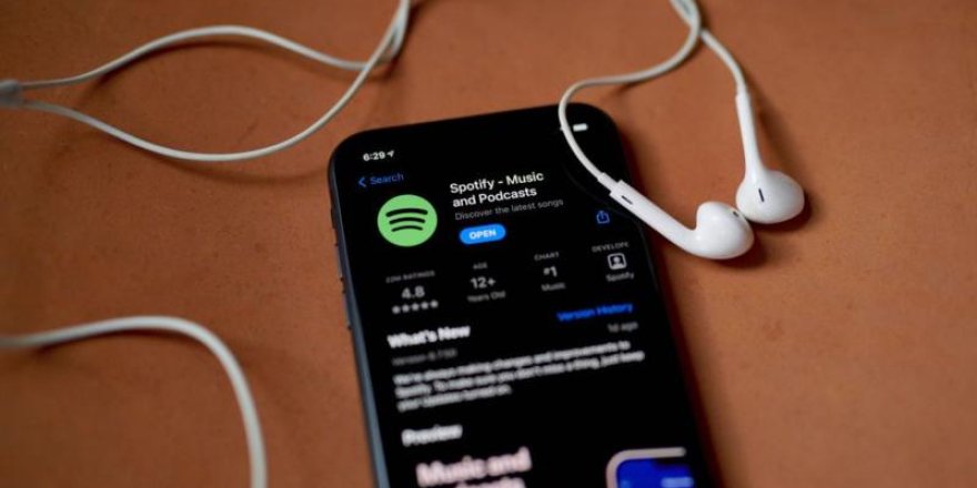 AB’den Apple’a 1,8 milyar euroluk Spotify cezası