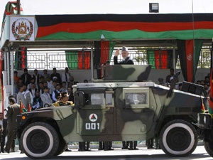 Karzai'ye roketli saldırı