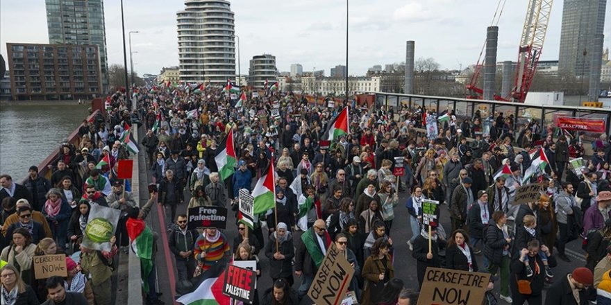 Avrupa'da binlerce kişi "Gazze'de ateşkes" çağrısıyla alanlara indi