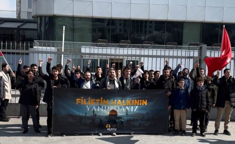 Siyonistler ile kanlı ticarete devam eden İÇDAŞ Holding protesto edildi
