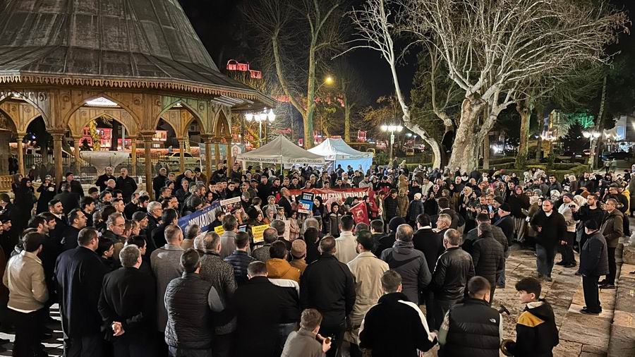 Amasya halkı teravih namazı sonrası Gazze için toplandı