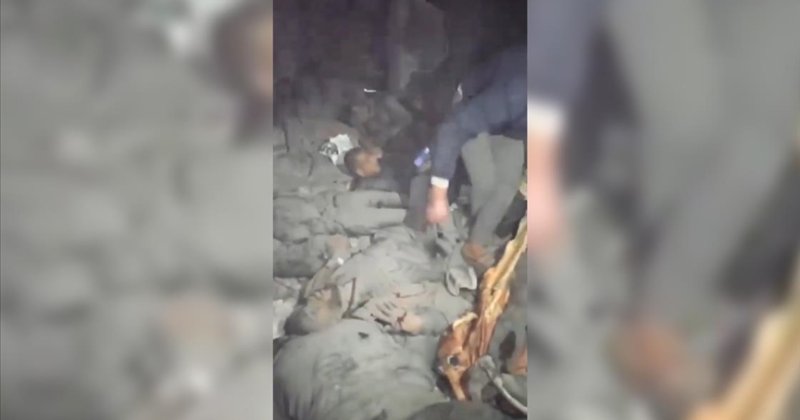 İşgal ordusu Gazze'de insani yardım bekleyen Filistinlileri hedef aldı