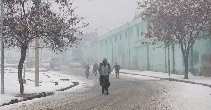 Afganistan'da olumsuz hava koşulları nedeniyle en az 60 kişi hayatını kaybetti