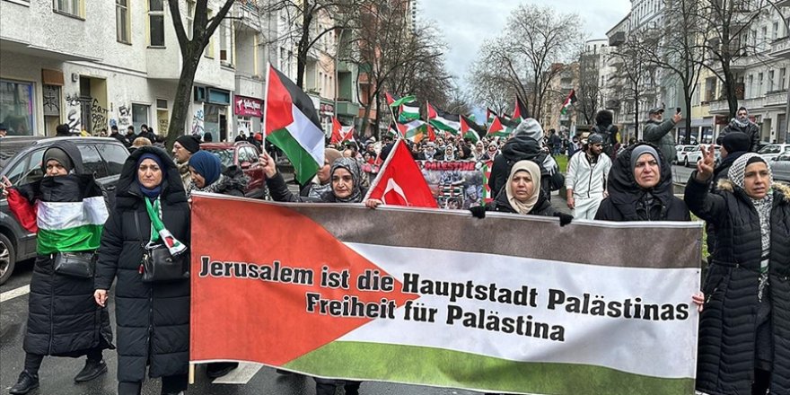 Berlin’de Filistin ile dayanışma gösterisi düzenlendi
