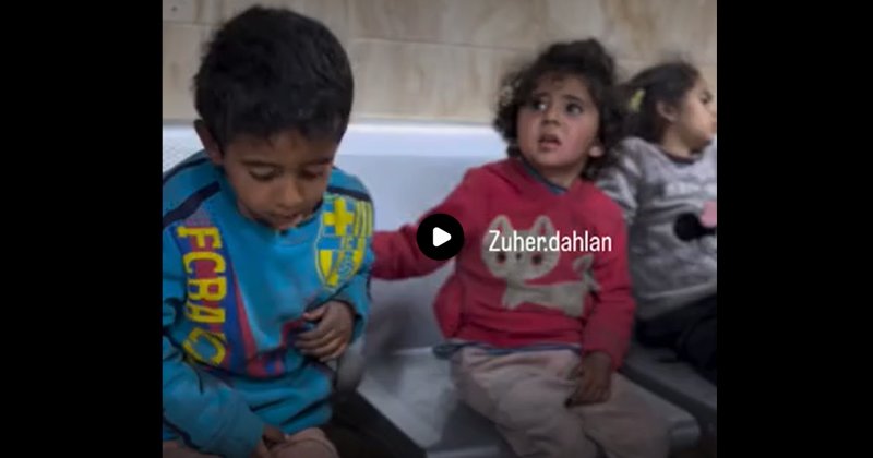 Gazzeli çocuk kardeşini yaralılar arasında buldu