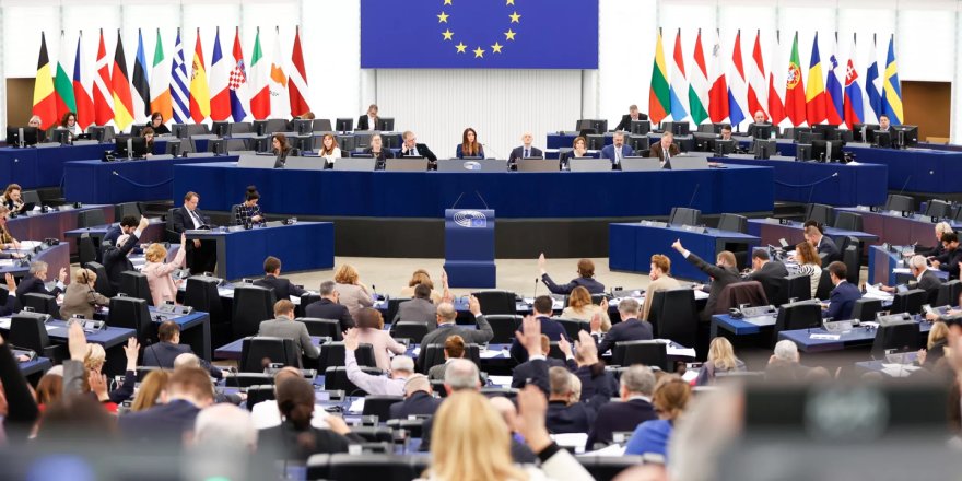 Sağ popülistler ilk kez AB Parlamentosu'nun kontrolünü ele geçirebilir