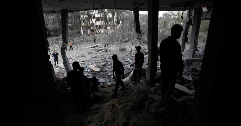 Gazze'de bir evin bombalanması sonucu 27 Filistinli öldü