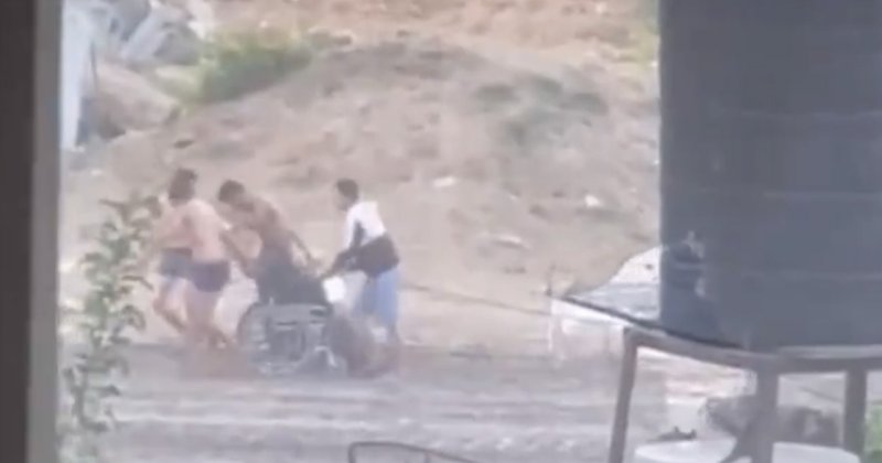 İsrail, Şifa Hastanesi'ndeki Filistinlileri güneye doğru yarı çıplak göçe zorladı